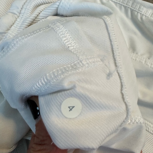 Lululemon MR dance studio crop size 4 White - Picture 5 of 8